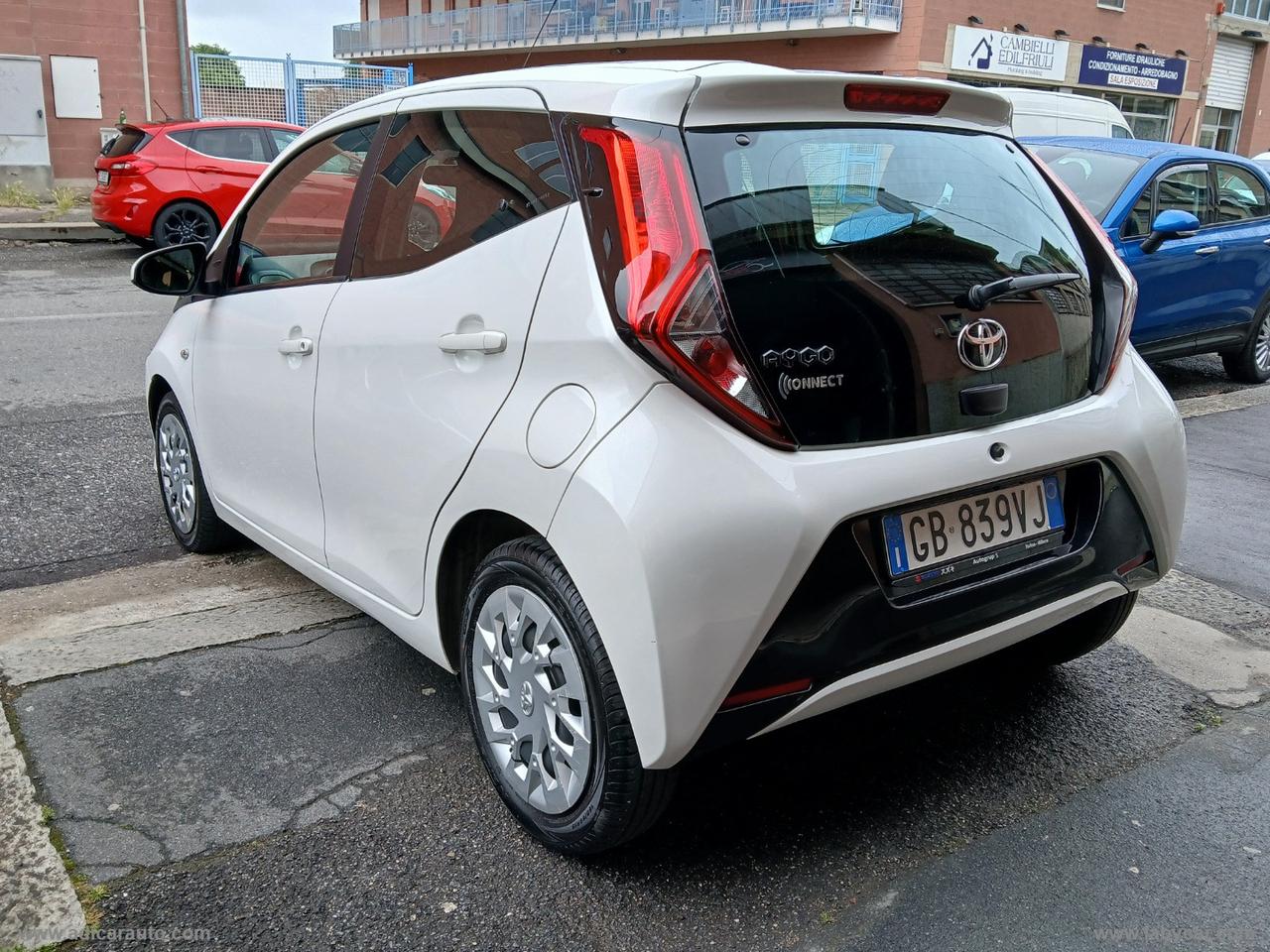 TOYOTA Aygo Connect 1.0 VVT-i 72 CV 5p. x-cool
