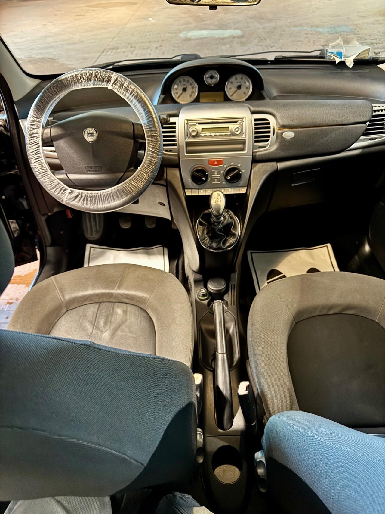 Lancia Ypsilon 1.2 Argento