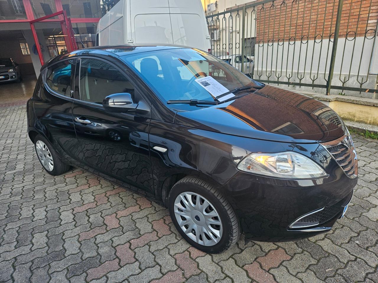 Lancia Ypsilon 1.2 69 CV 5 porte S&S Gold