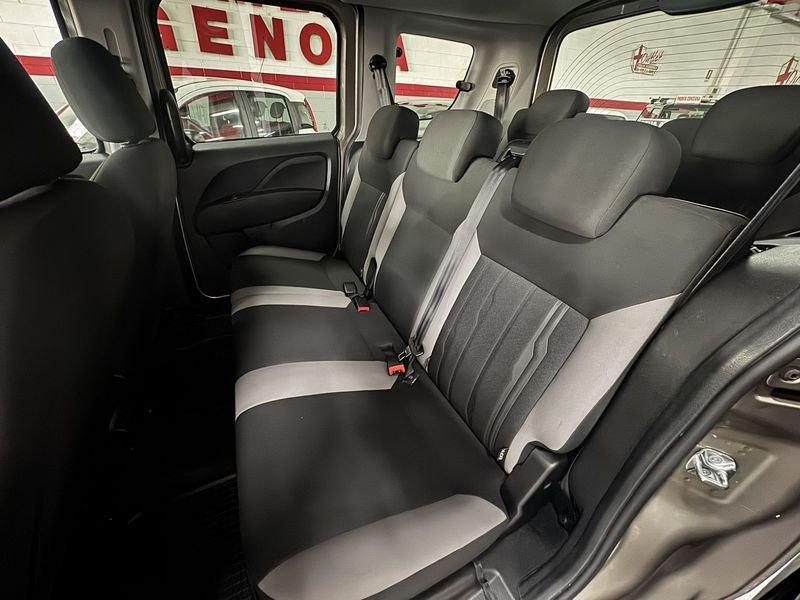 FIAT Doblò 1.4 T-Jet 16V Lounge 7 POSTI