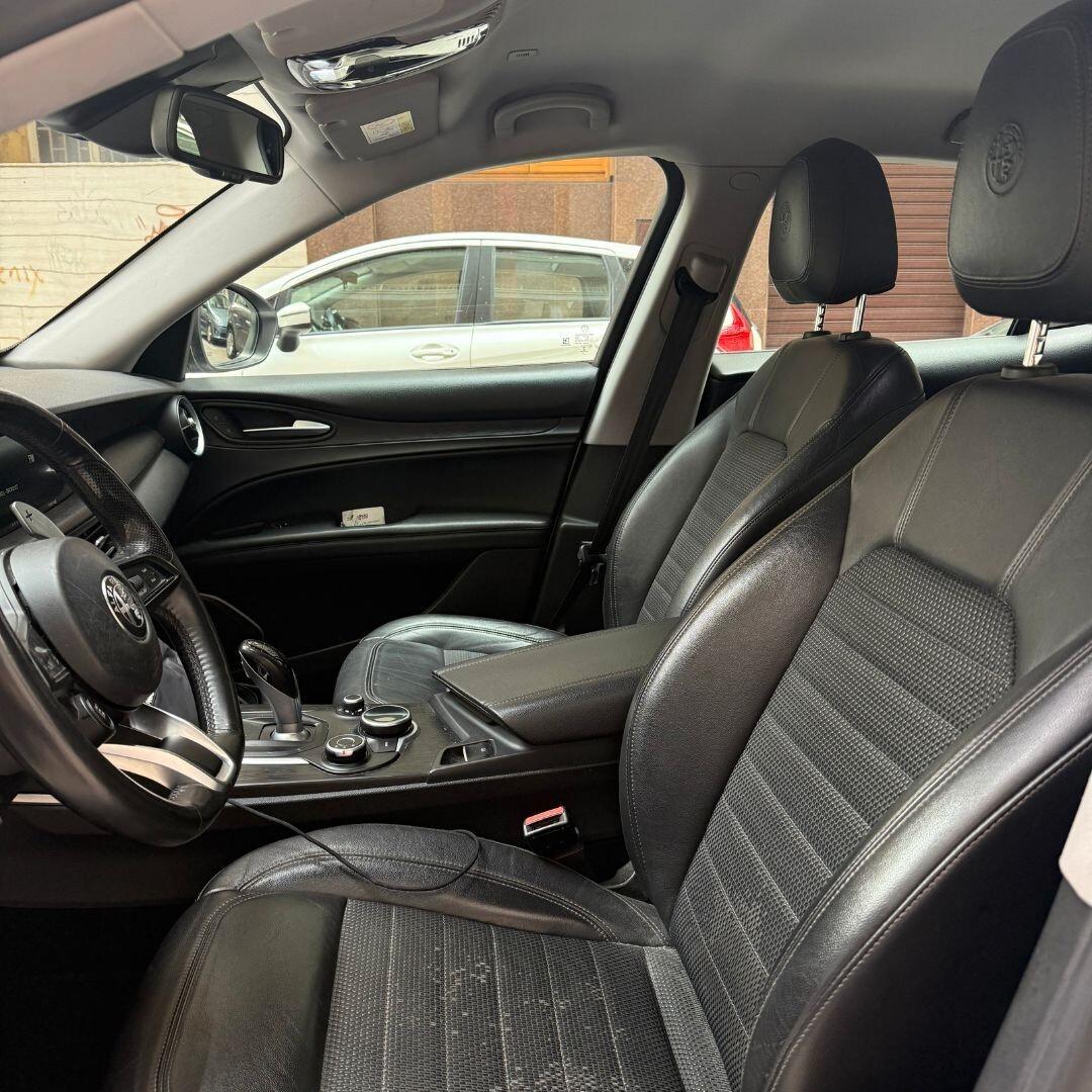 Alfa Romeo Stelvio 2.2 Turbodiesel 180 CV AT8 RWD Executive