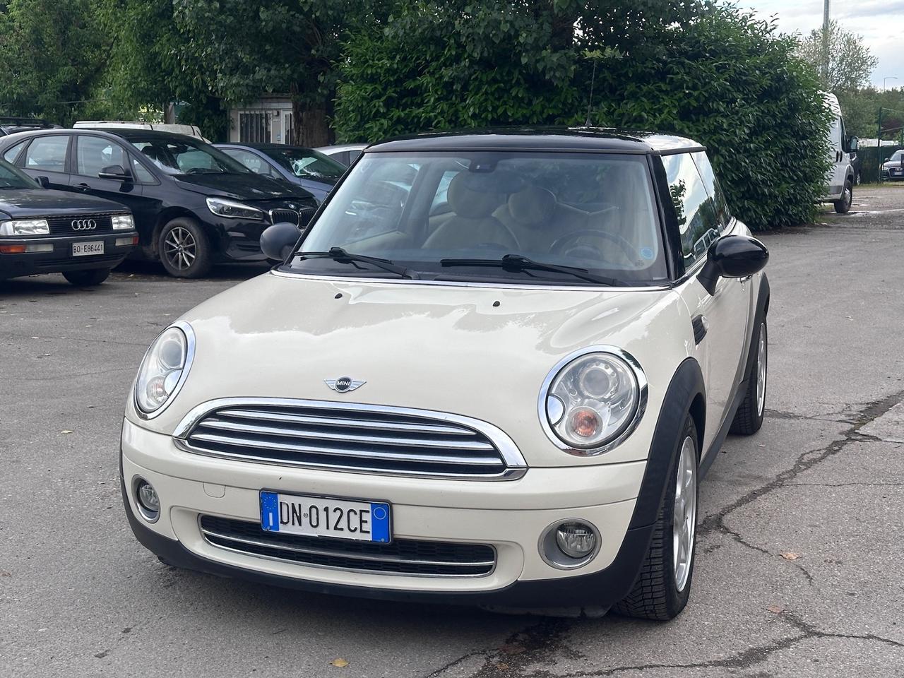 Mini 1.6 16V Cooper Benzina interni pelle