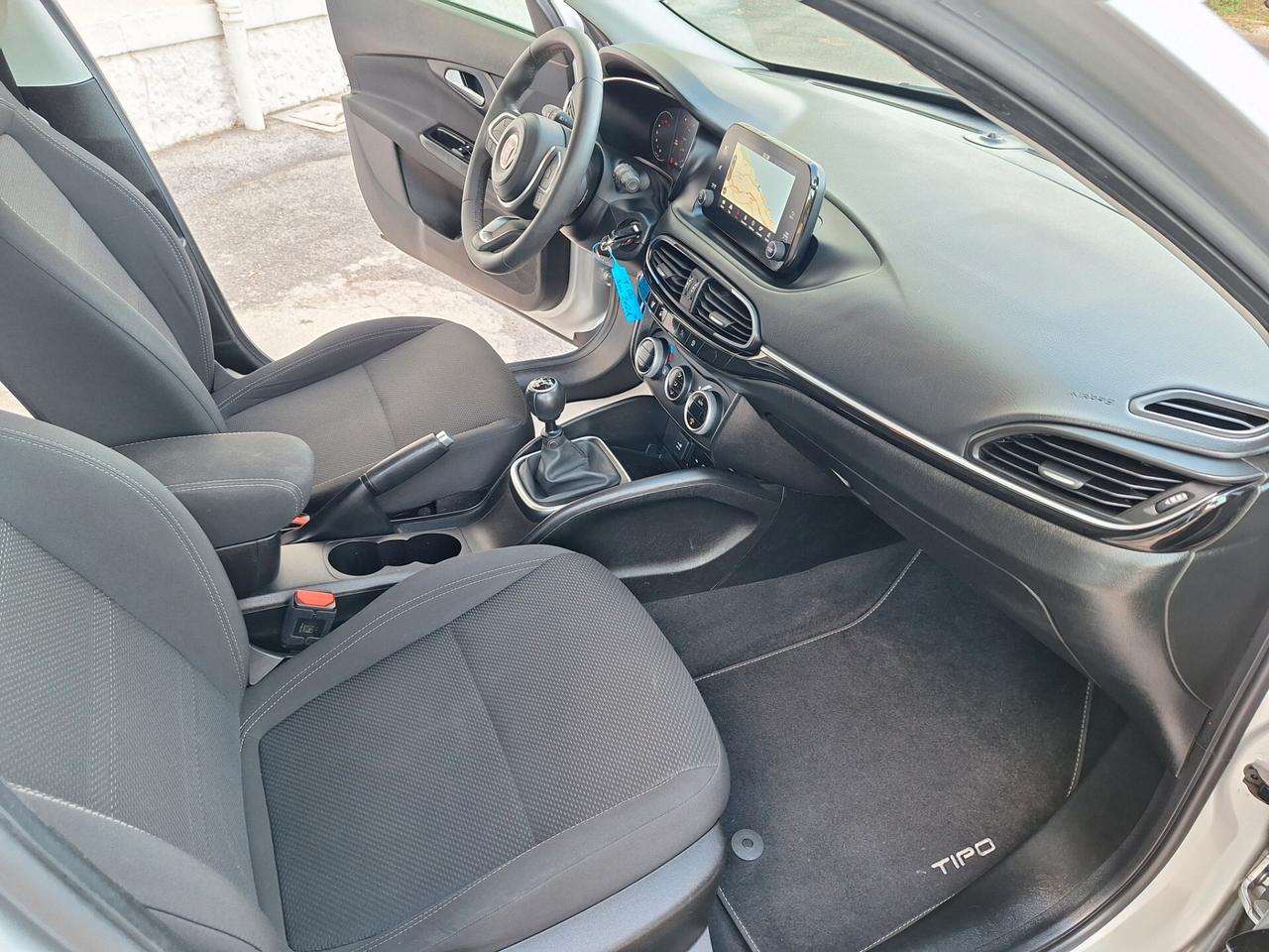 Fiat Tipo 1.6 MJT 130 CV SW LOUNGE NAVI LED