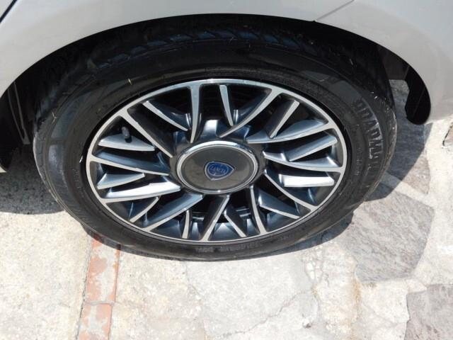 Lancia Ypsilon 1.2 69 CV 5 porte Platinum
