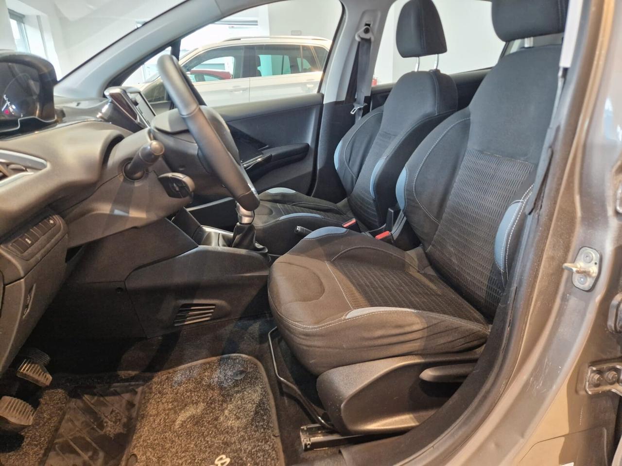 Peugeot 208 1.2 VTi 82 CV 5 porte allure