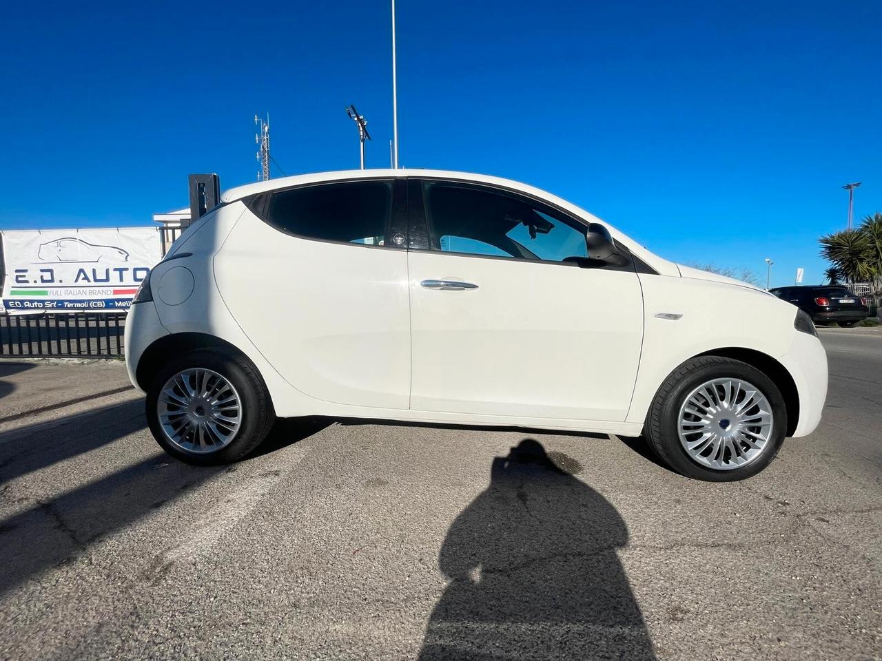 Lancia Ypsilon 1.2 69 CV 5 porte GPL Ecochic Gold