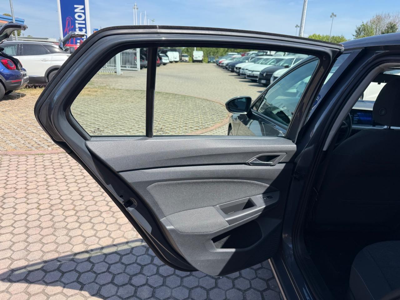 Volkswagen Golf 1.5 TGI Life