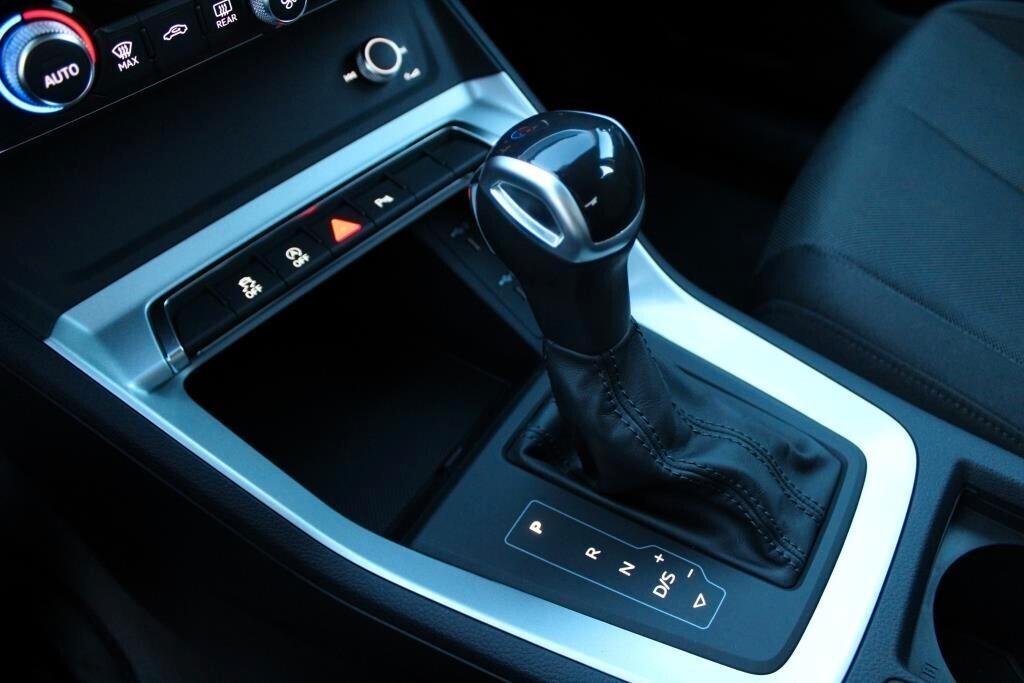 AUDI Q3 2.0 TDI 150 CV s-tronic *Matrix *Camera