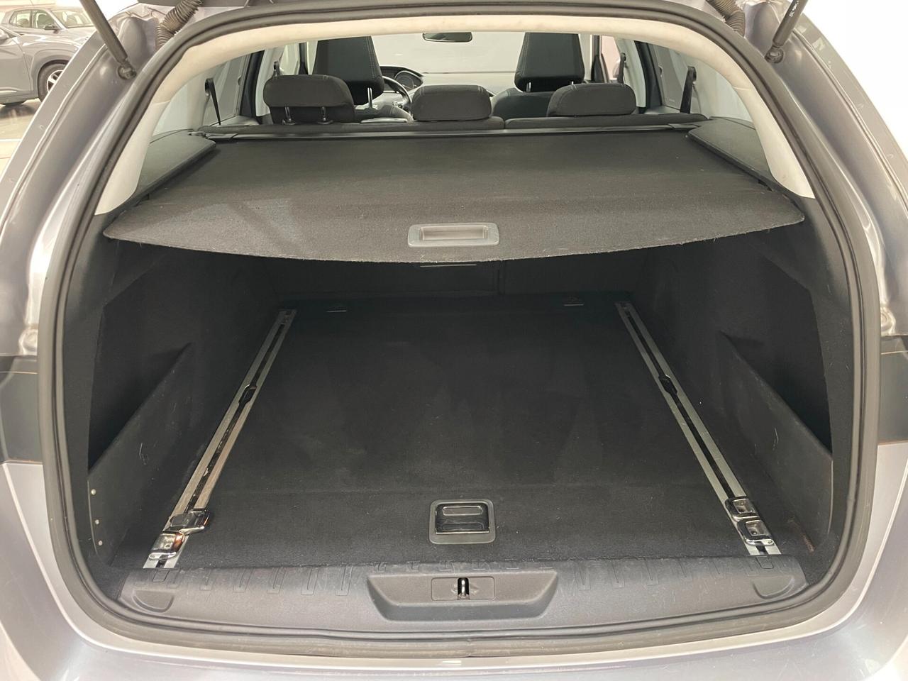 Peugeot 308 1.5 BlueHDi 130 S&S SW Allure