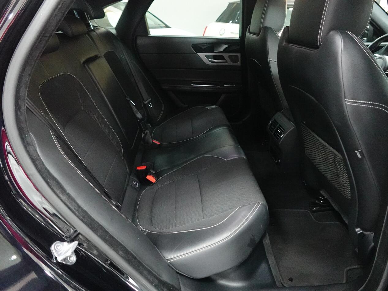 Jaguar XF 2.0d 180 CV R-SPORT
