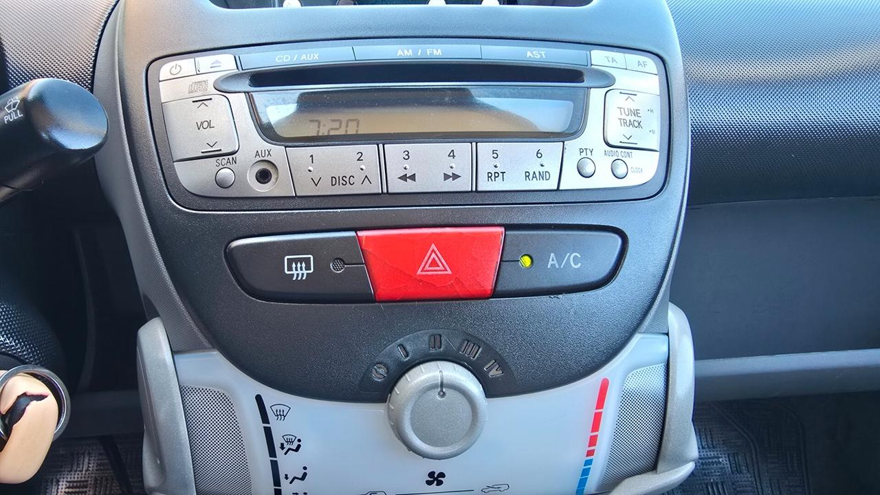 Peugeot 107 1.0 68CV 3p. Sweet Years