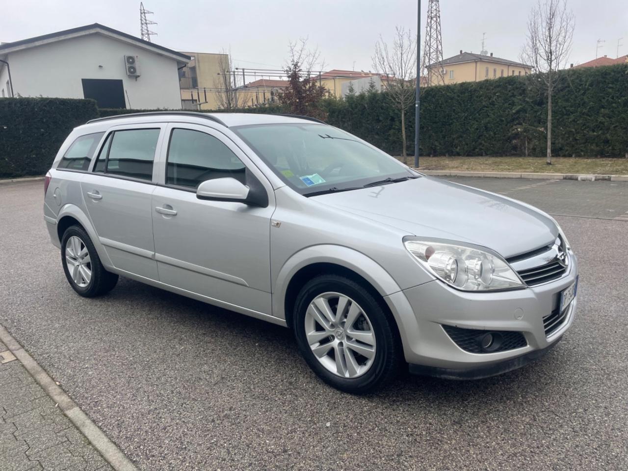 Opel Astra 1.7 CDTI del 2008 ok per neo patt