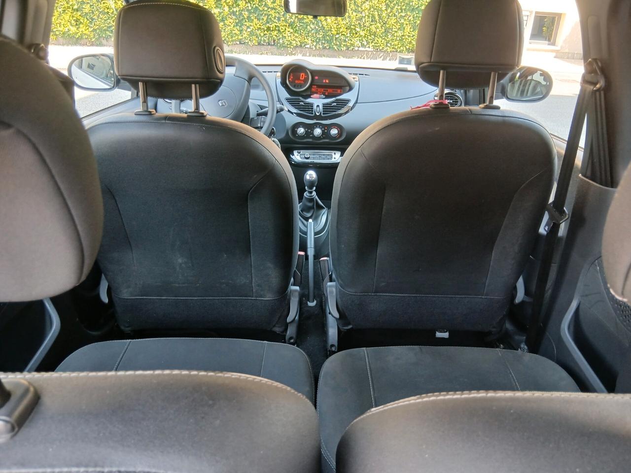 Renault Twingo 1.2 night & day unico prop tua a € 158 mese