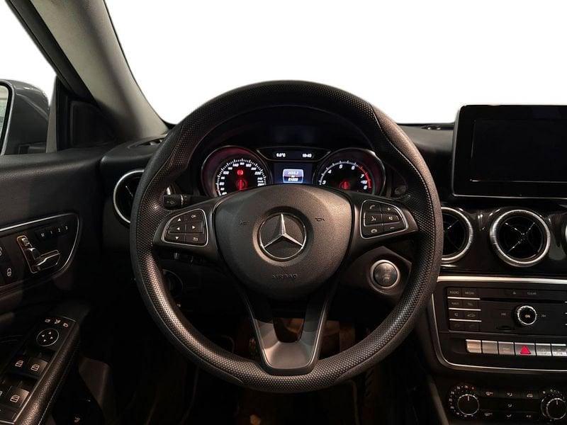 Mercedes-Benz CLA 200 Business FL