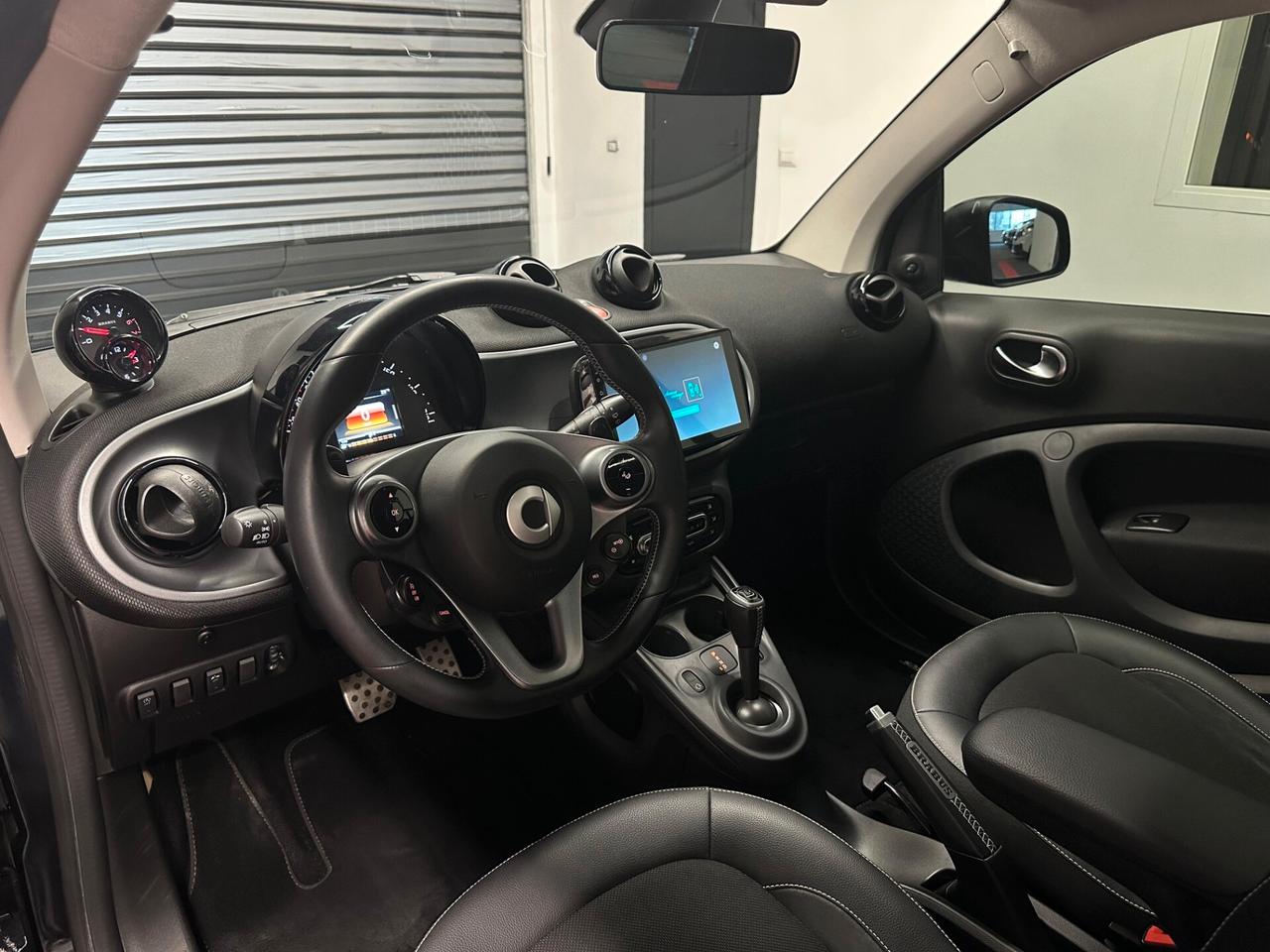 Smart ForTwo BRABUS 0.9 Parisblue