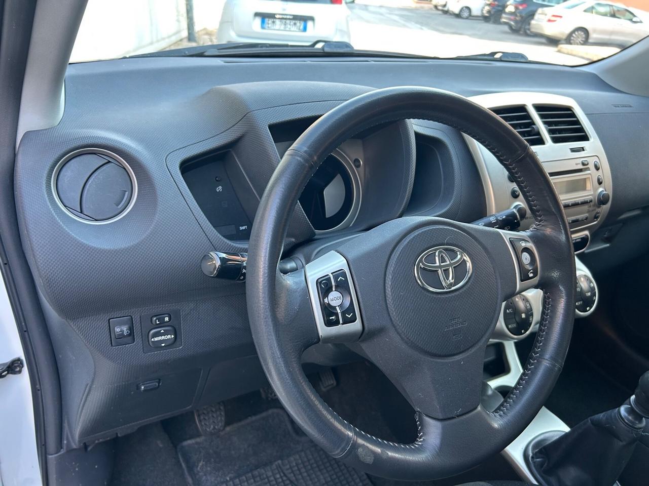 Toyota Urban Cruiser 1.4 D-4D 4WD unico proprietar