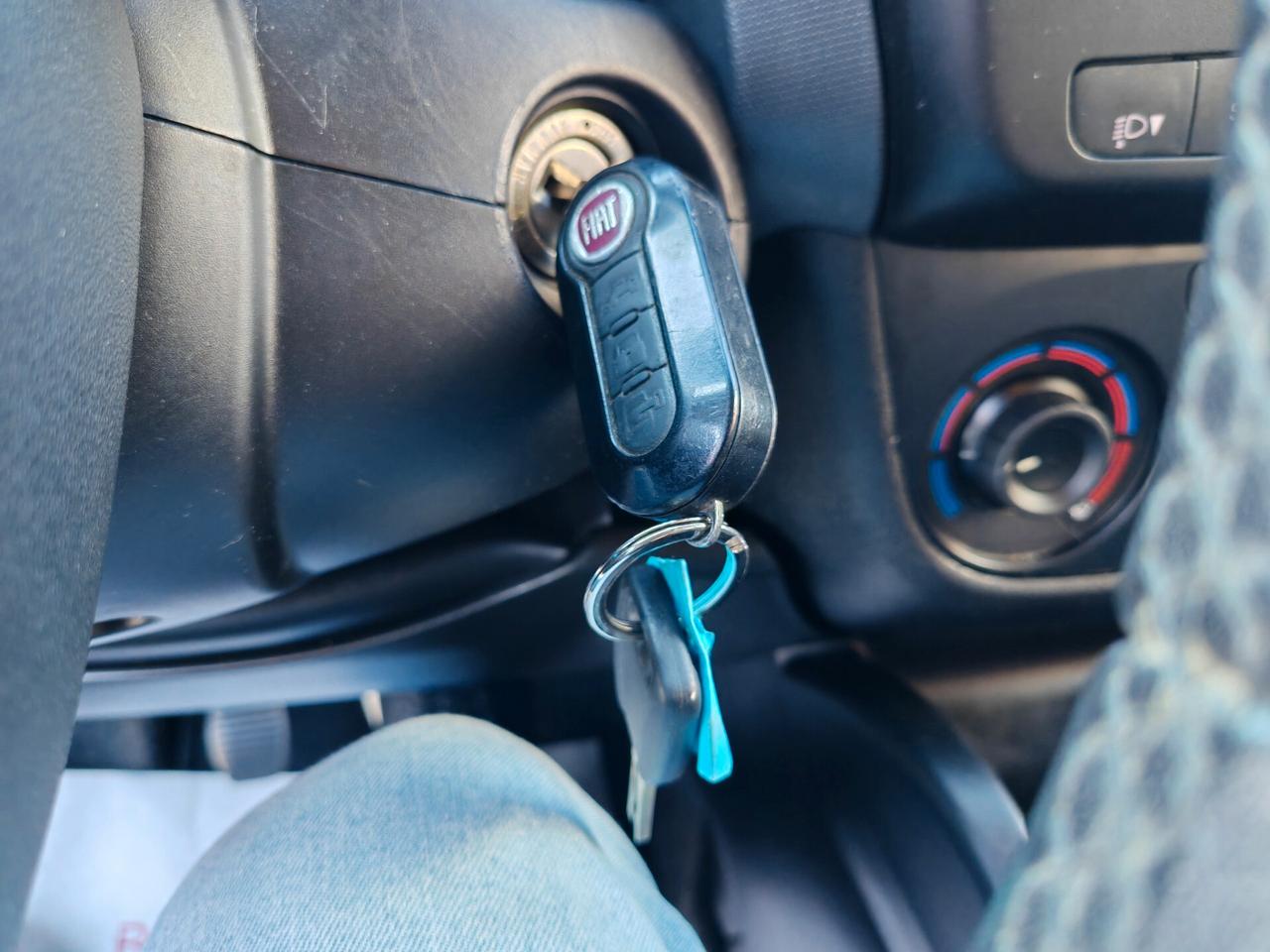 Fiat Dobló 1,6 diesel 02/2012 cv105