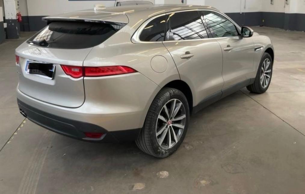 Jaguar F-Pace 2.0 D 180 CV AWD Prestige Catena fatta in Jaguar