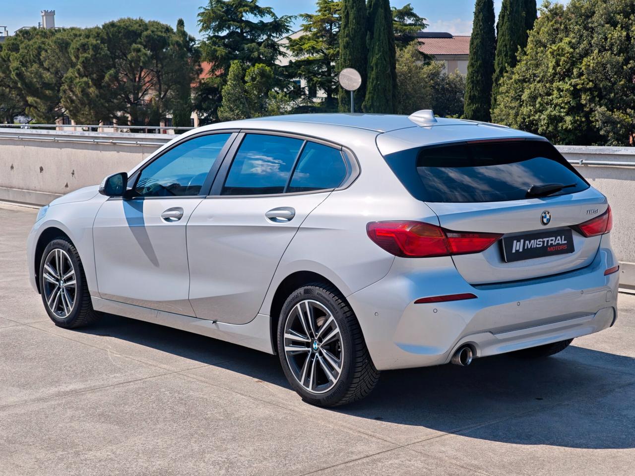 Bmw 116 116d 5p. Business Advantage