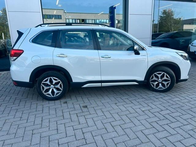 Subaru Forester 2.0 e-Boxer CVT Lineartronic FREE