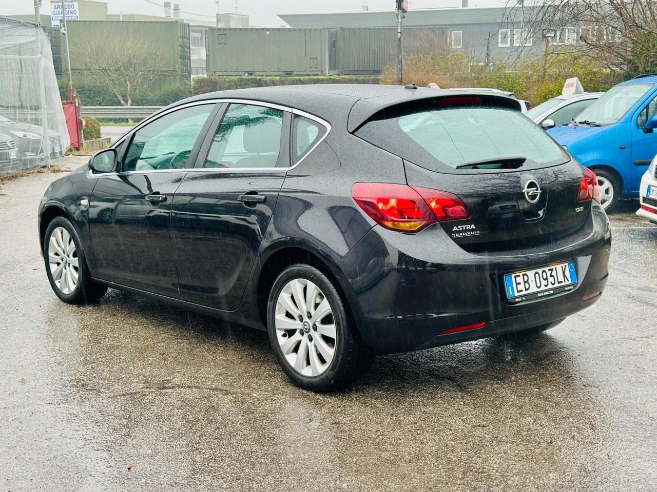 Opel Astra 2010 1.7 CDTI 110CV 5 porte Cosmo ok neopatentati ! ! !