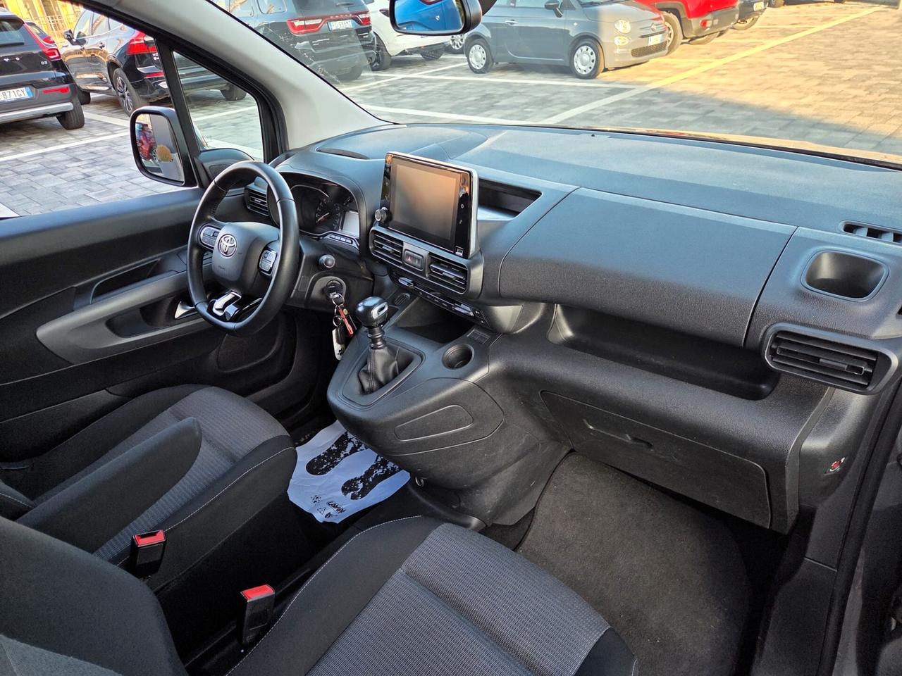 Toyota Proace LOUNGE * 7 POSTI