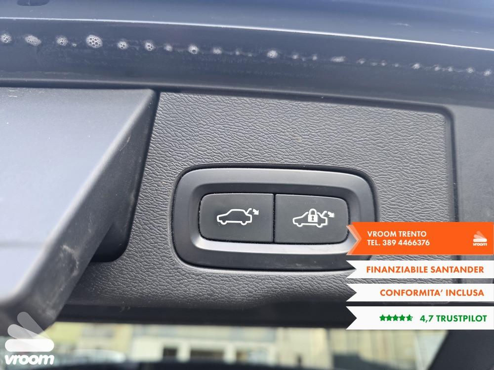 VOLVO XC60 (2017-->) XC60 B4 (d) AWD Geartronic...