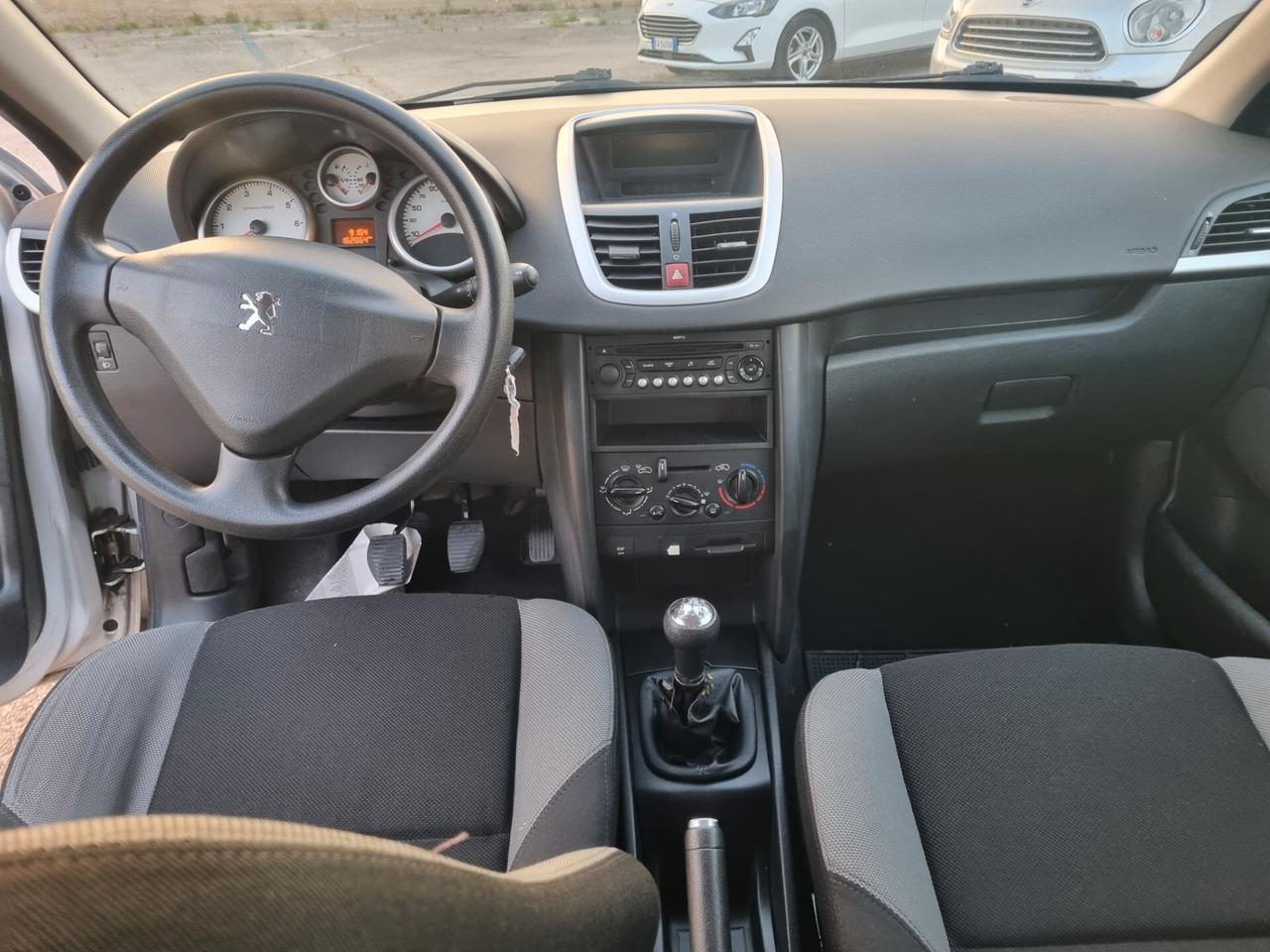 Peugeot 207 1.4 8V 75CV 5p. X Line