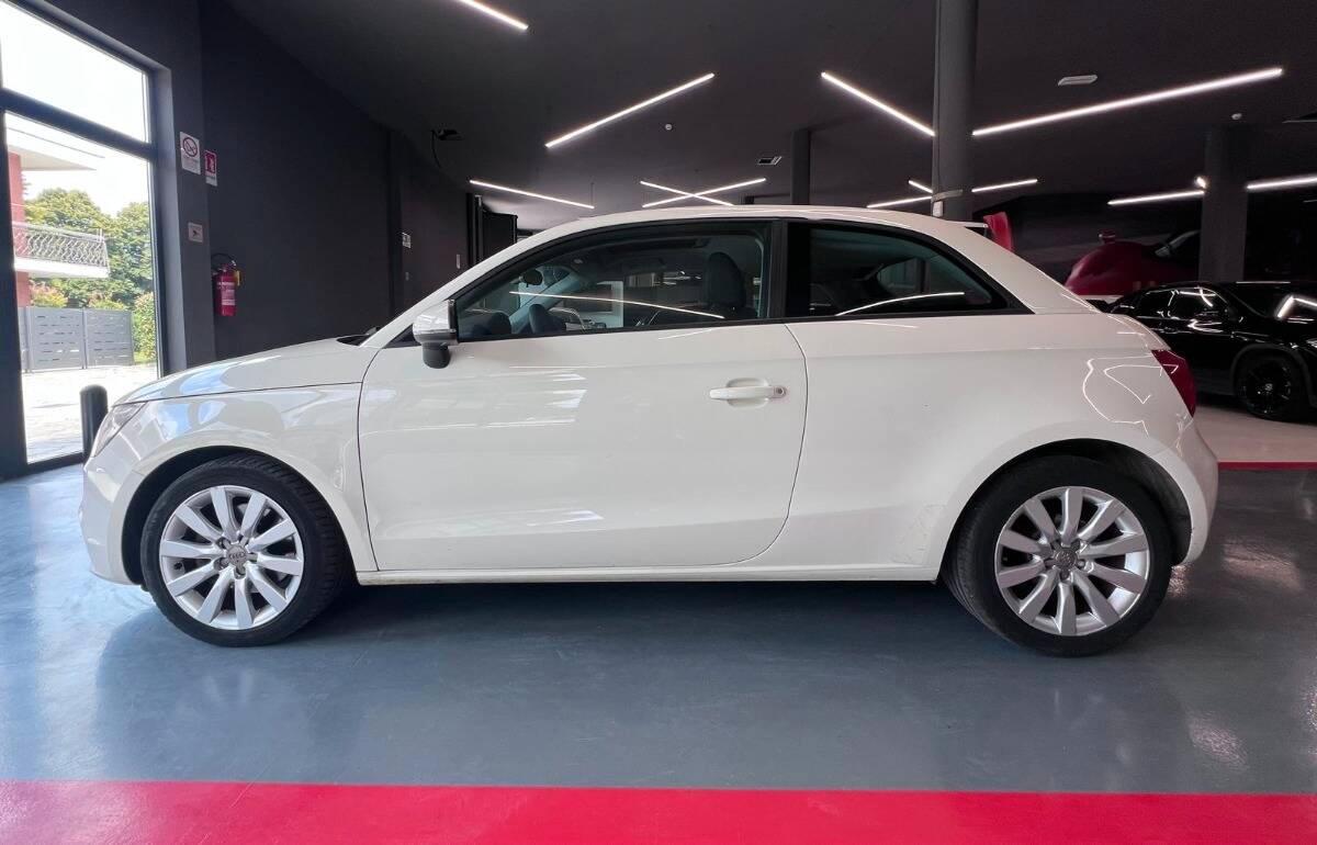 Audi A1 1.6 tdi Ambition 105cv