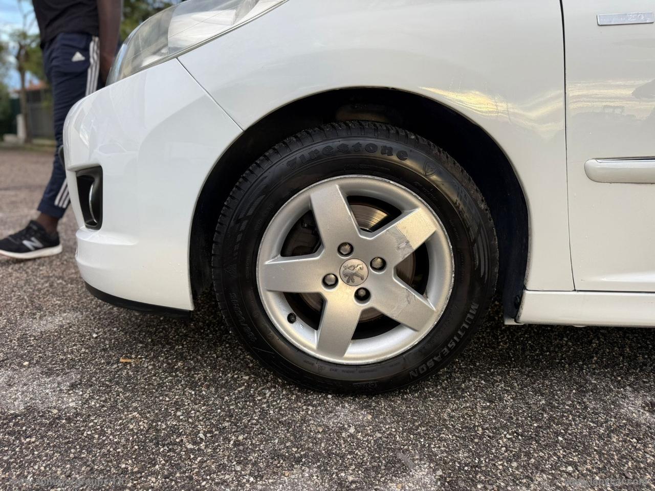 PEUGEOT 207 1.4 VTi 95 CV 5p. Millesim 200