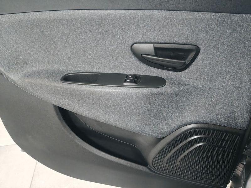 Lancia Ypsilon 1.0 FireFly 70cv Hybrid Silver