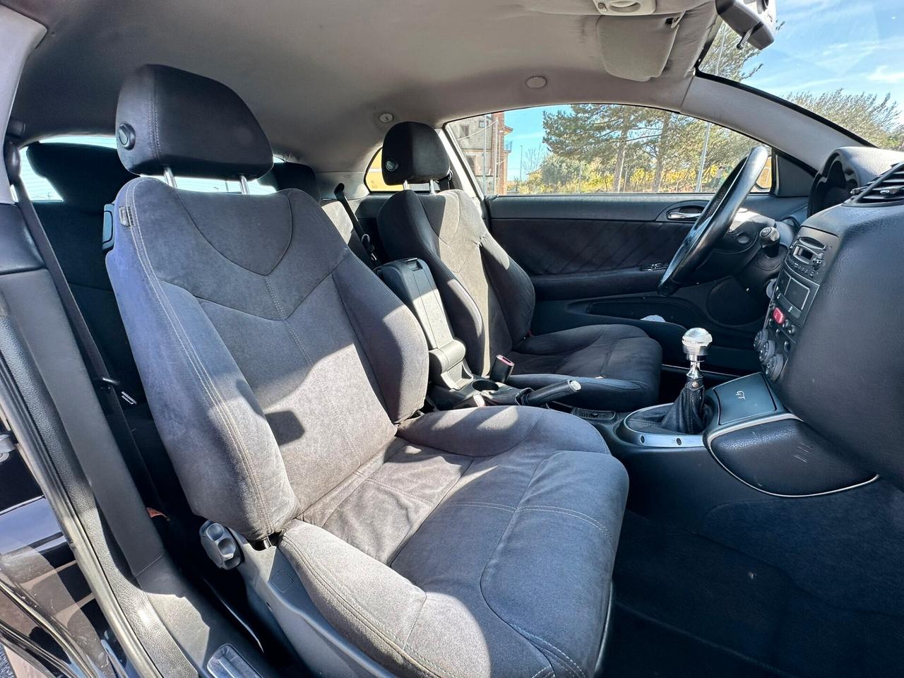 Alfa Romeo GT 1.9 JTDM 16V Sport