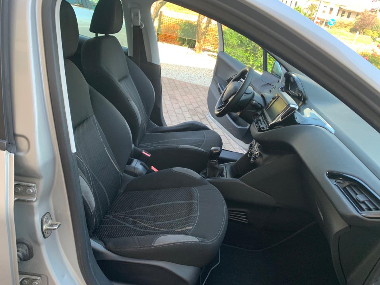 Peugeot 208 1.2 VTi 82 CV 5 porte Allure
