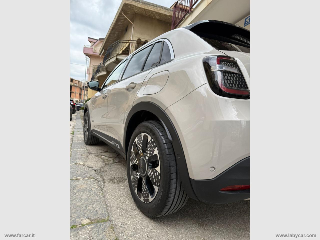 FIAT 600 Hybrid 110 CV DCT MHEV La Prima II