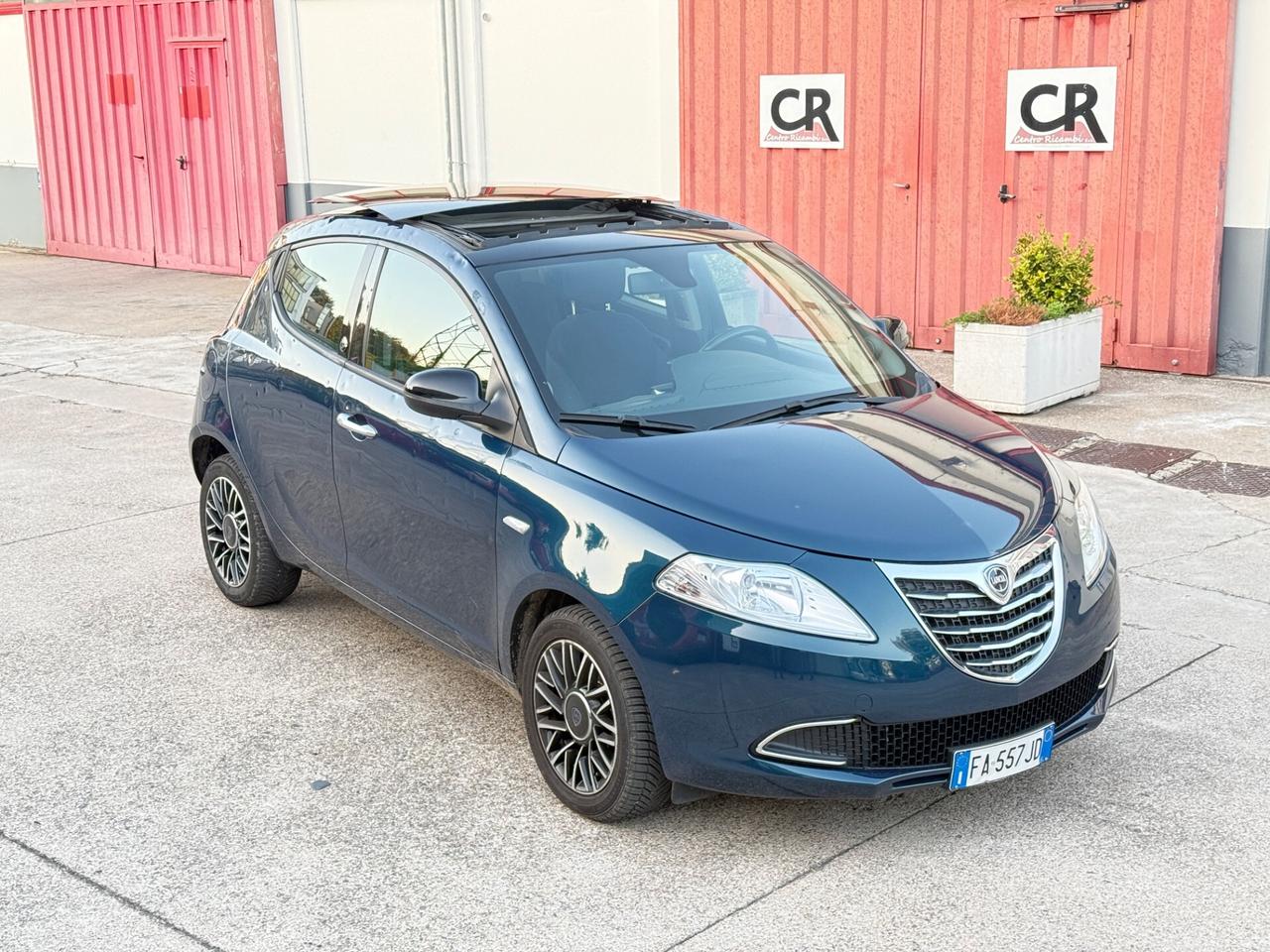 Lancia Ypsilon 1.3 MJT 16V 95 CV 5 porte S&S Silver