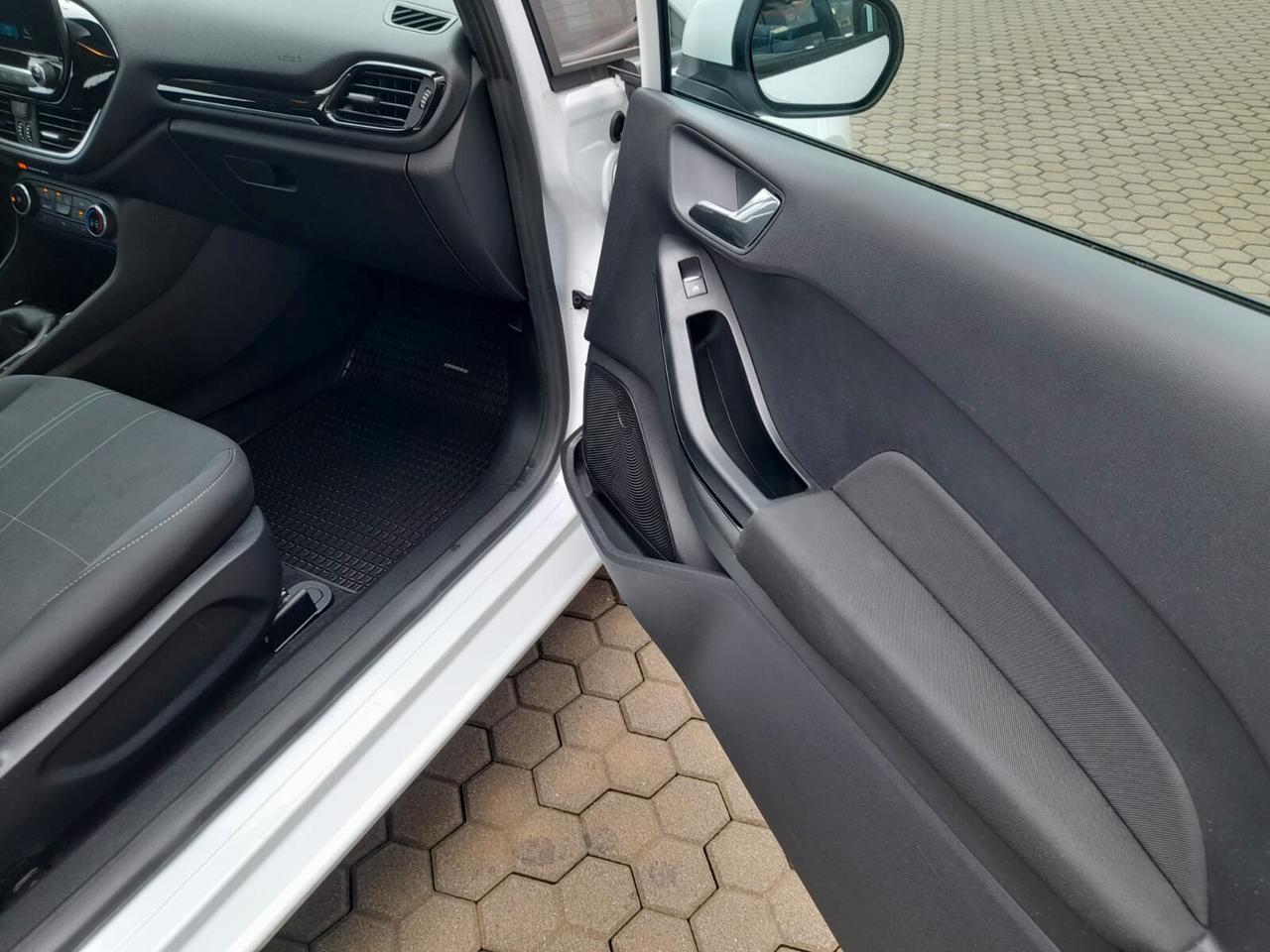 Ford Fiesta 1.1 3 porte Cool&Connect