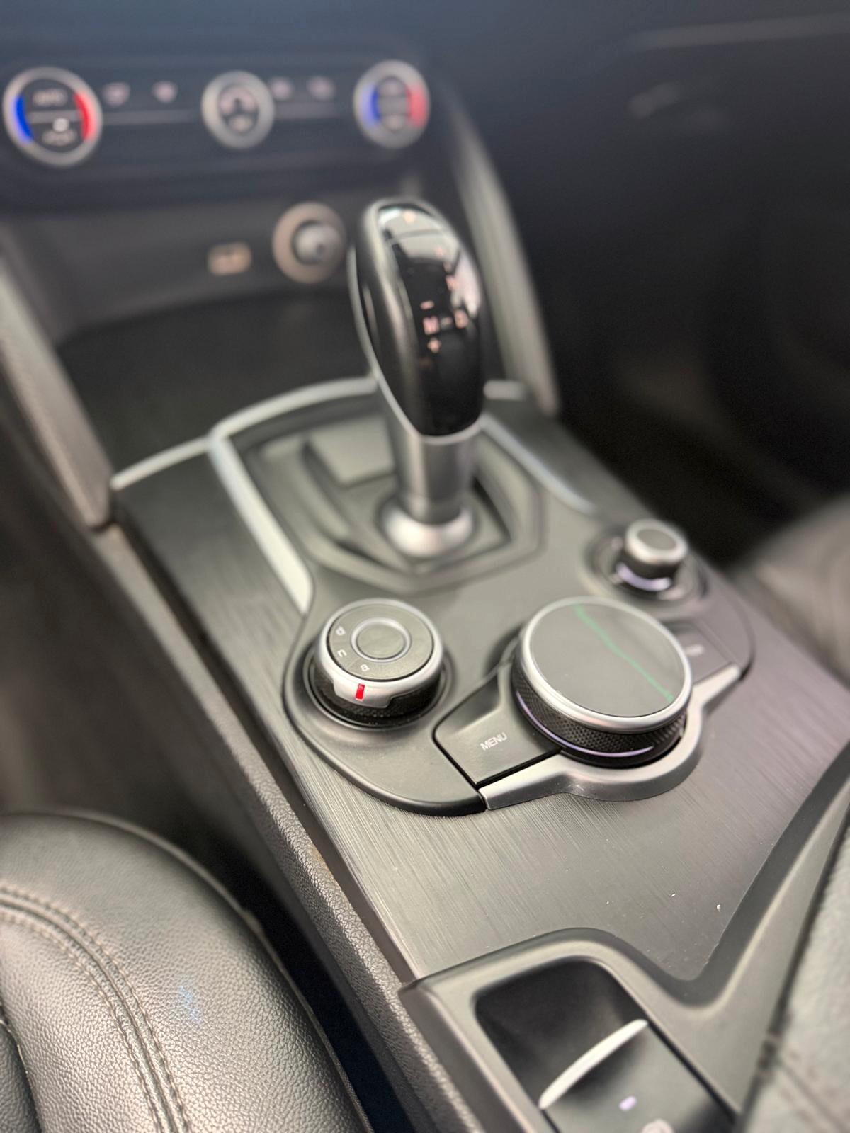 Alfa Romeo Stelvio 2.2 Turbodiesel 180 CV AT8 RWD Executive