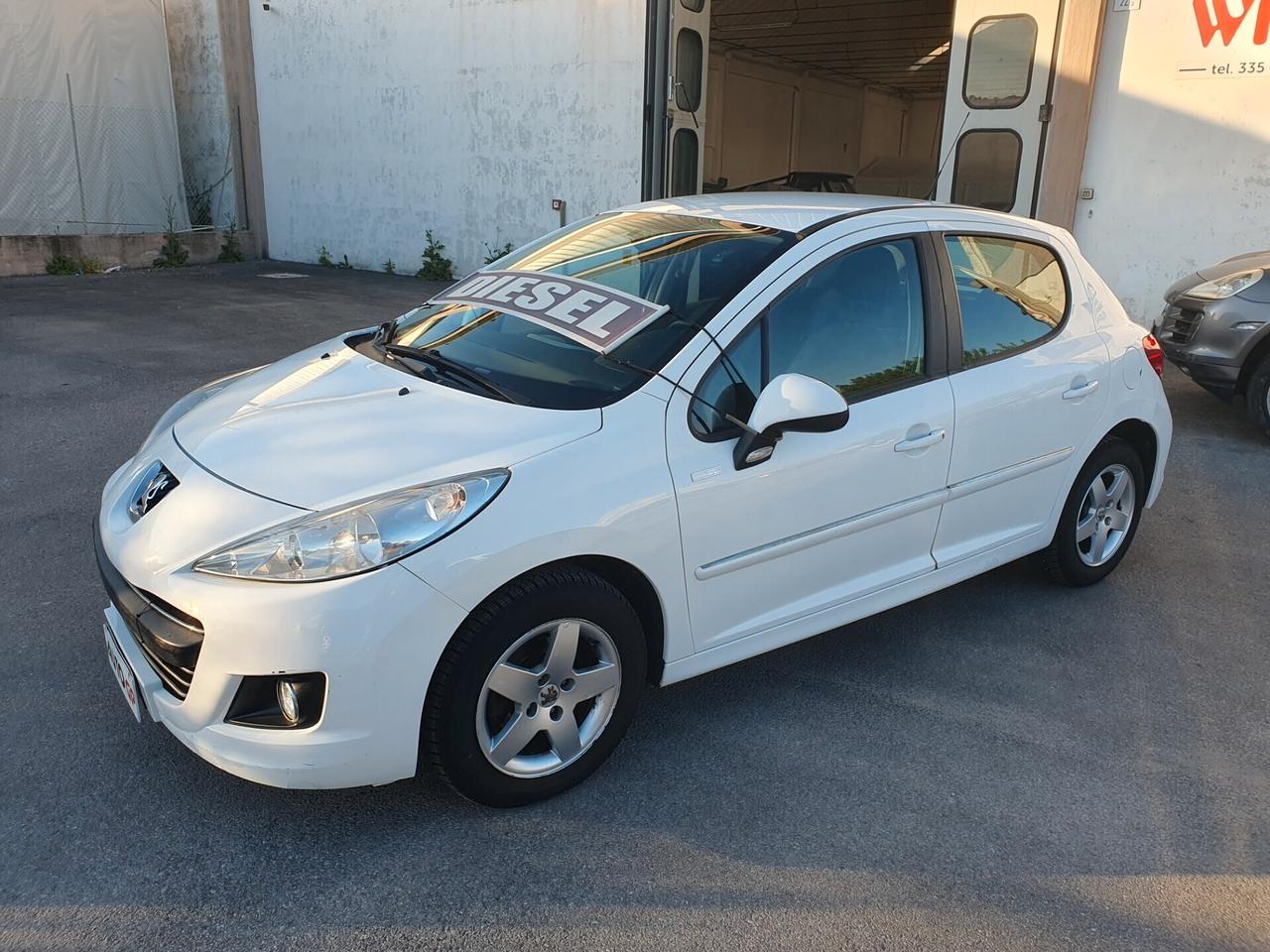Peugeot 207 1.4 HDi 70CV 5p. Neopatent 2011