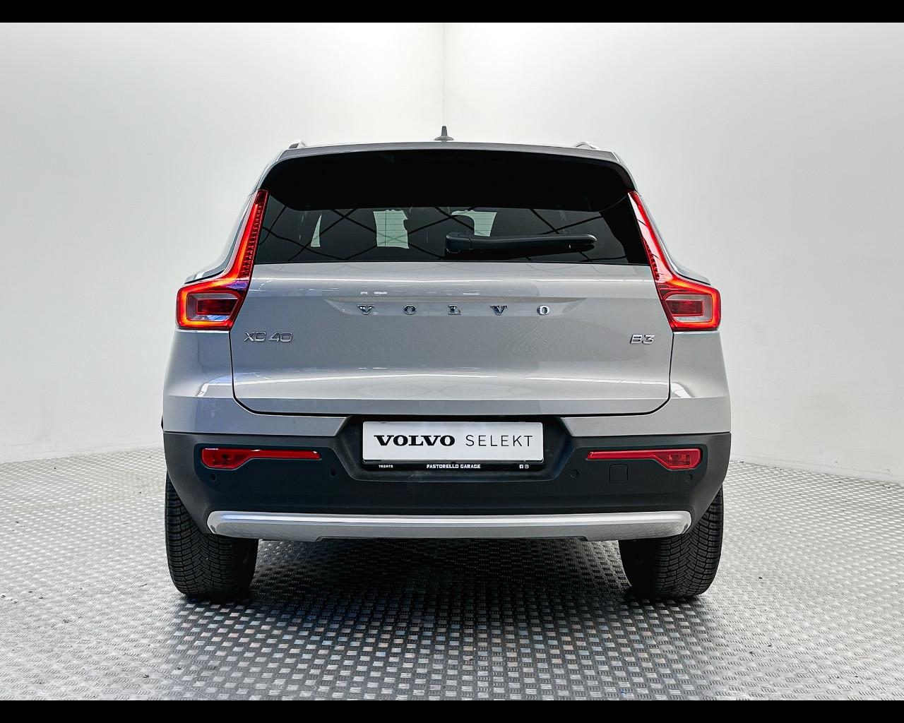 VOLVO XC40 (2017-->) - XC40 B3 automatico Core