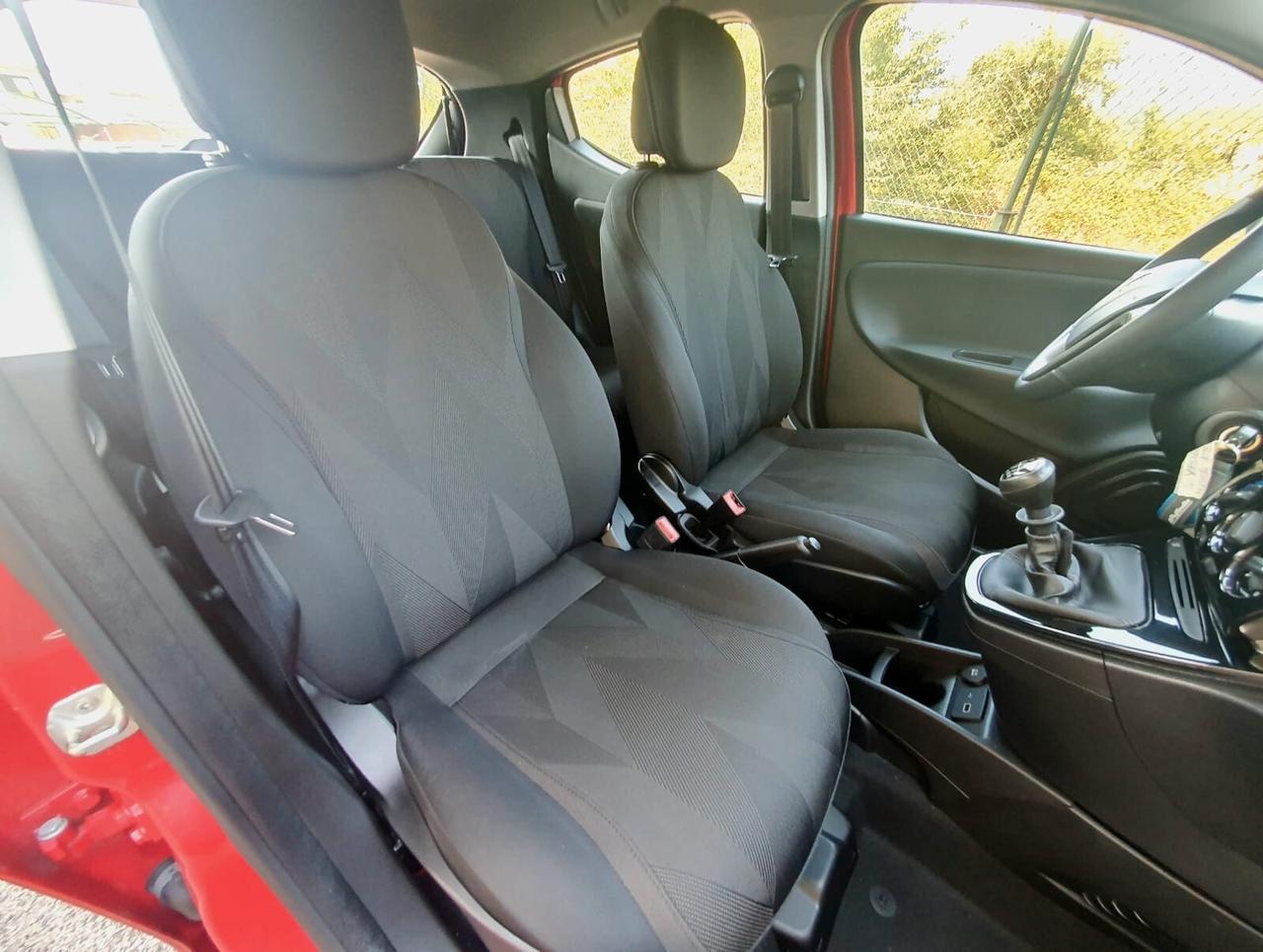 Lancia Ypsilon 1.0 FireFly 5 porte S&S Hybrid Ecochic Gold