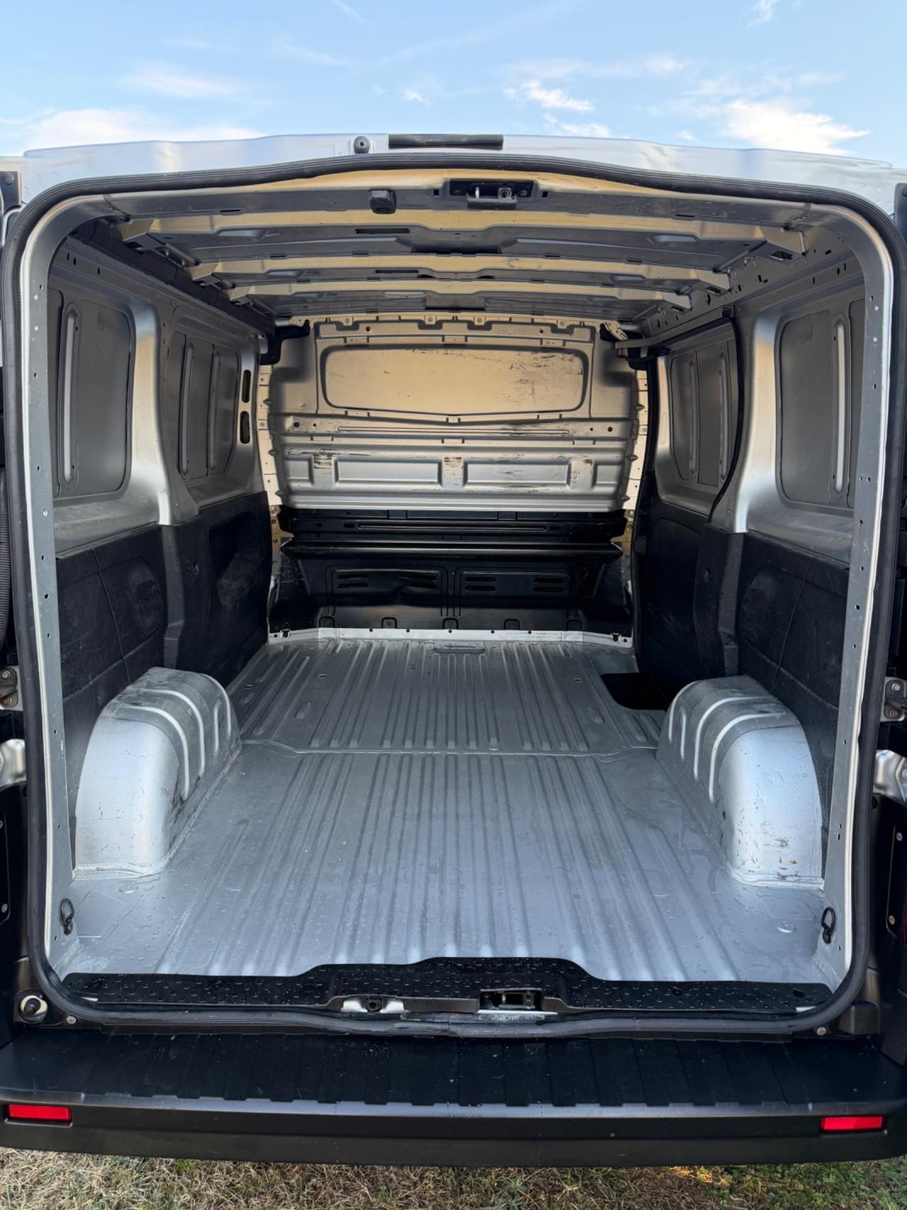 RENAULT TRAFIC 1.6 DCi 95 CV NEOPATENTATI Auto