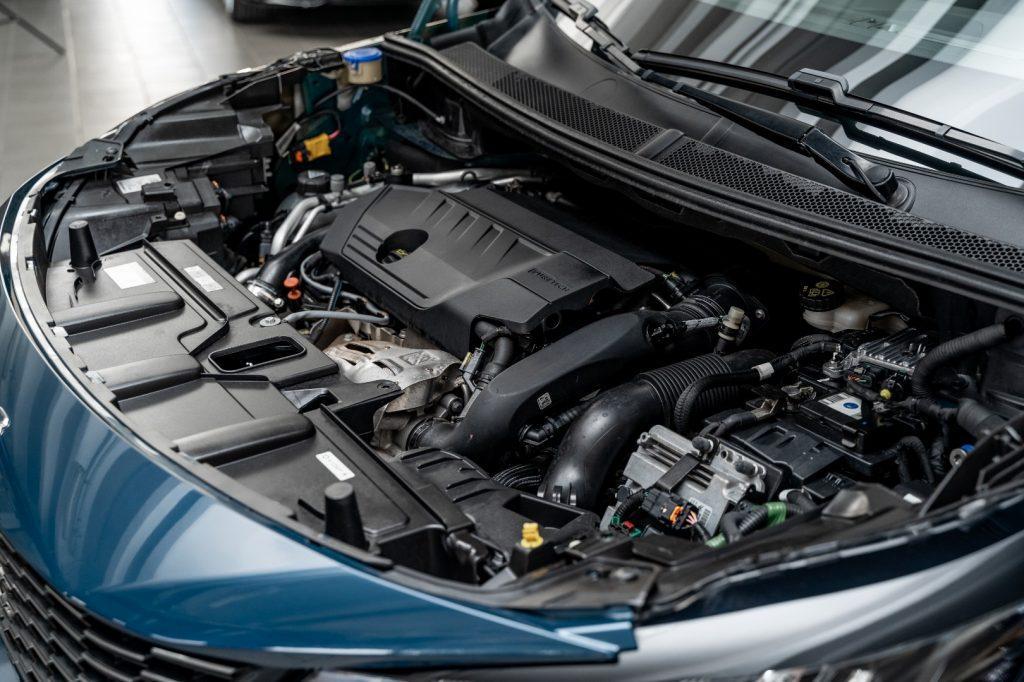 PEUGEOT 3008 1.6 Hybrid phev 225cv e-EAT8 Allure