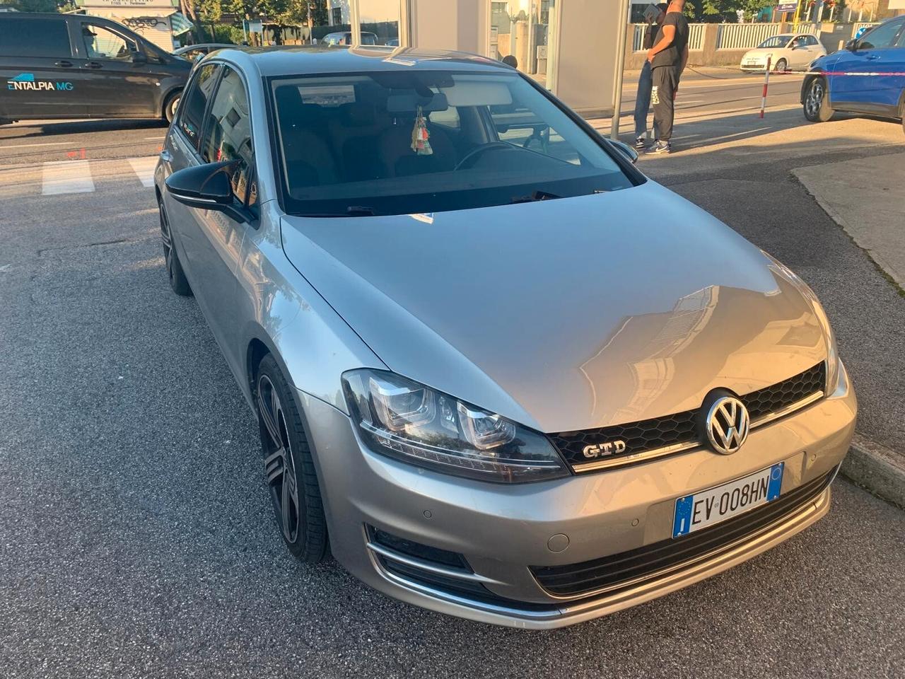 Volkswagen Golf 2.0 TDI DSG 5p. GTD