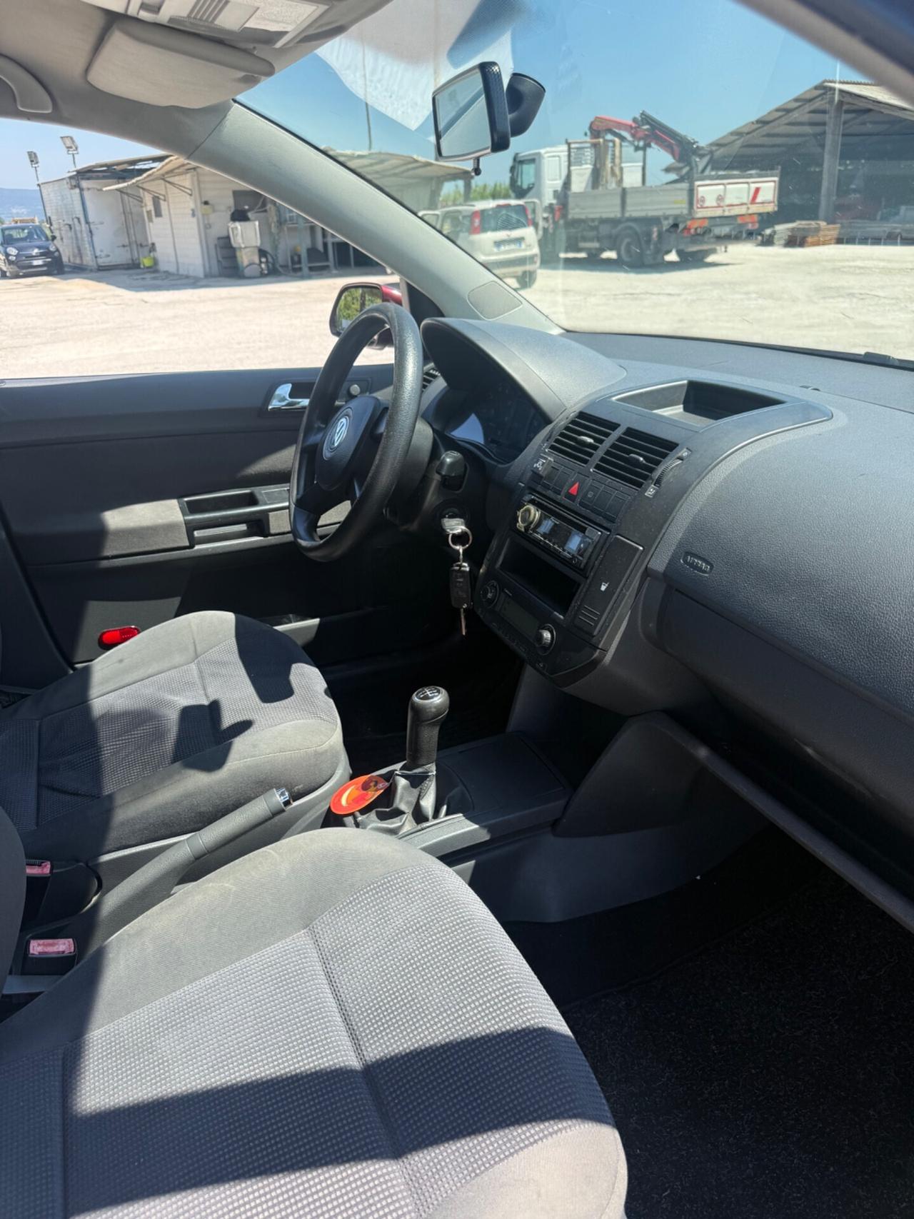 Volkswagen Polo 1.4 benzina GPL neopatentati