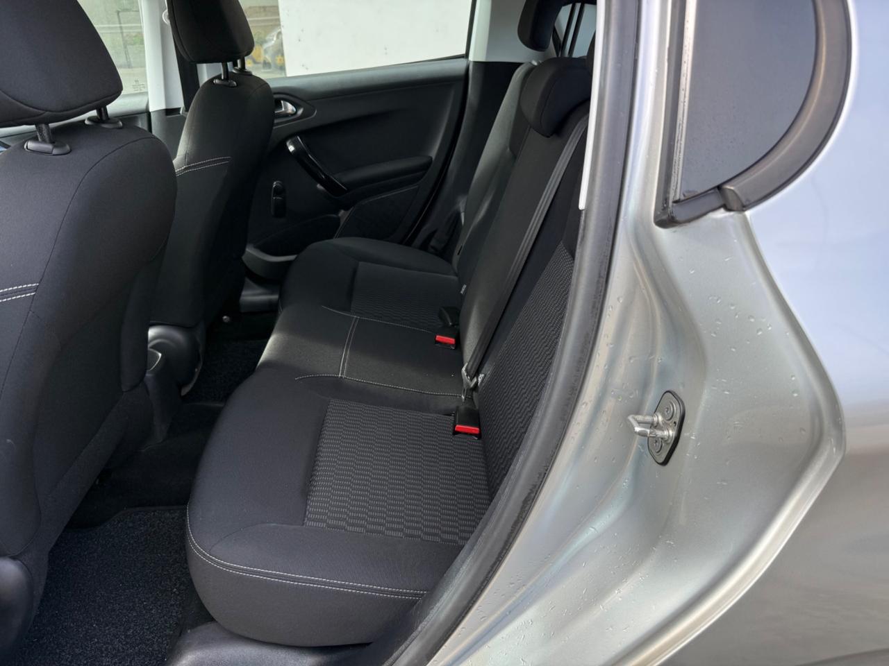 Peugeot 208 neopatentati