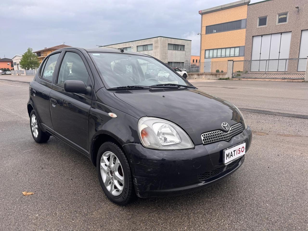 Toyota Yaris 1.0i 16V cat 5 porte Sol
