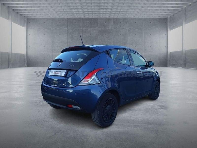 Lancia Ypsilon III 2021 1.0 firefly hybrid Silver s&s 70cv 5p.ti