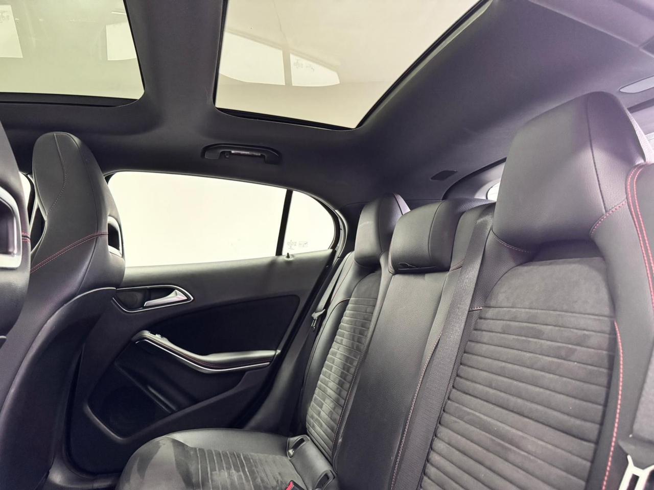 Mercedes-benz GLA 220 d Automatic 4Matic Premium-AMG-FULL-2018