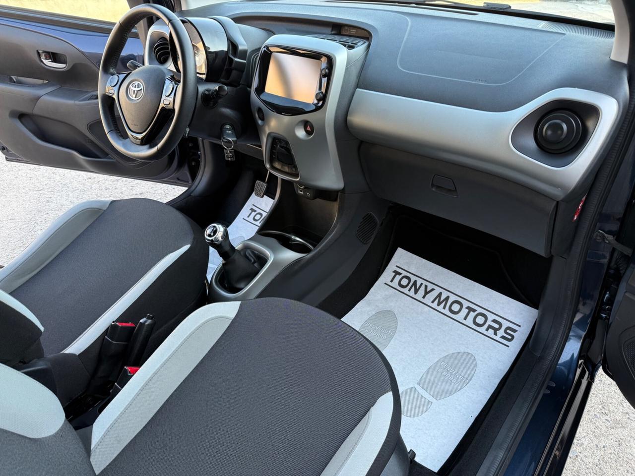 Toyota Aygo 1.0 VVT-i 69 CV 5 porte x-cool