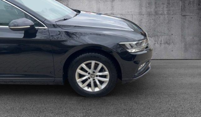 VOLKSWAGEN Passat Variant 2.0 TDI 122 CV EVO DSG Style N1 Autocarro